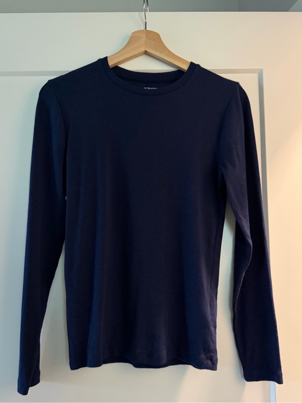 J Crew Women’s Essential Tee in Navy Long-Sleeve